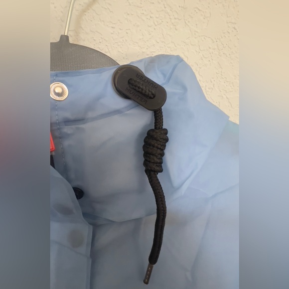 HUNTER - Hooded Waterproof Jacket
NWT/NEW Size XS - Picture 12 of 16